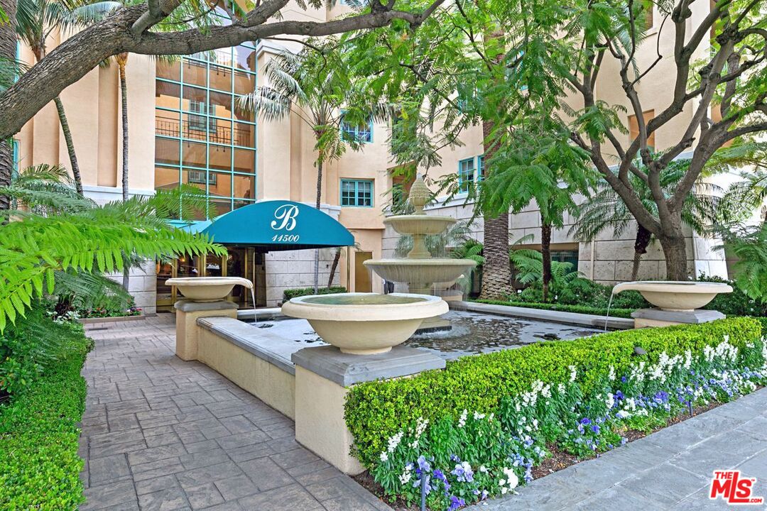 11500 San Vicente Blvd Unit: 218