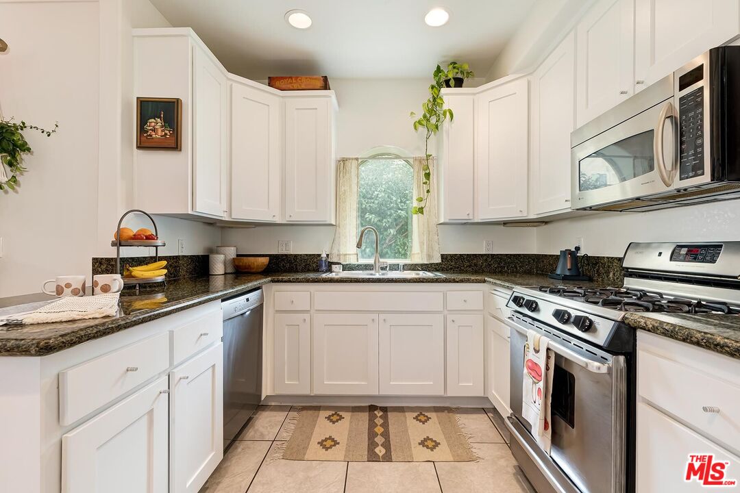 11612 Idaho Ave Unit: 201