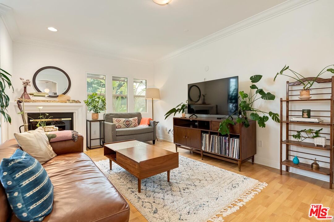 11612 Idaho Ave Unit: 201