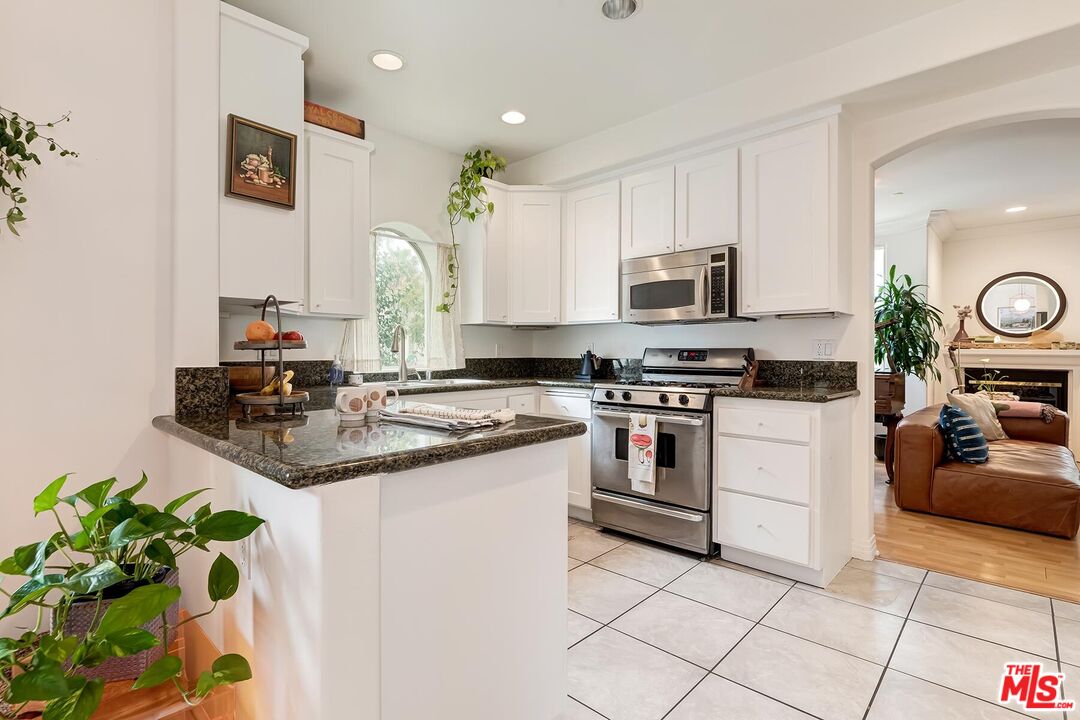 11612 Idaho Ave Unit: 201