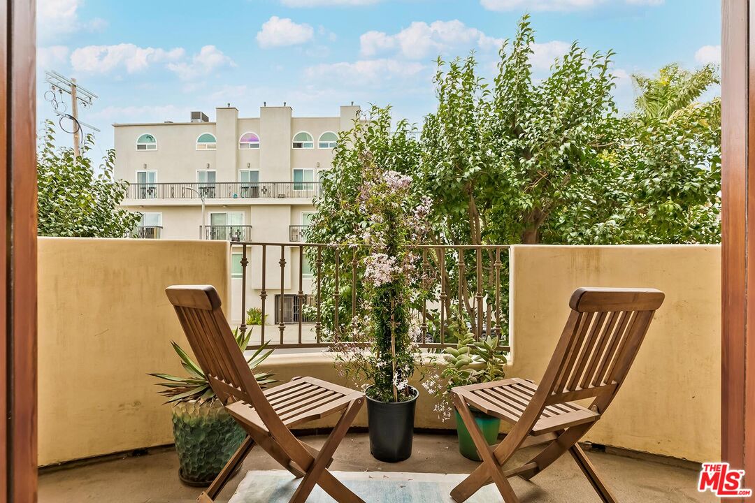 11612 Idaho Ave Unit: 201