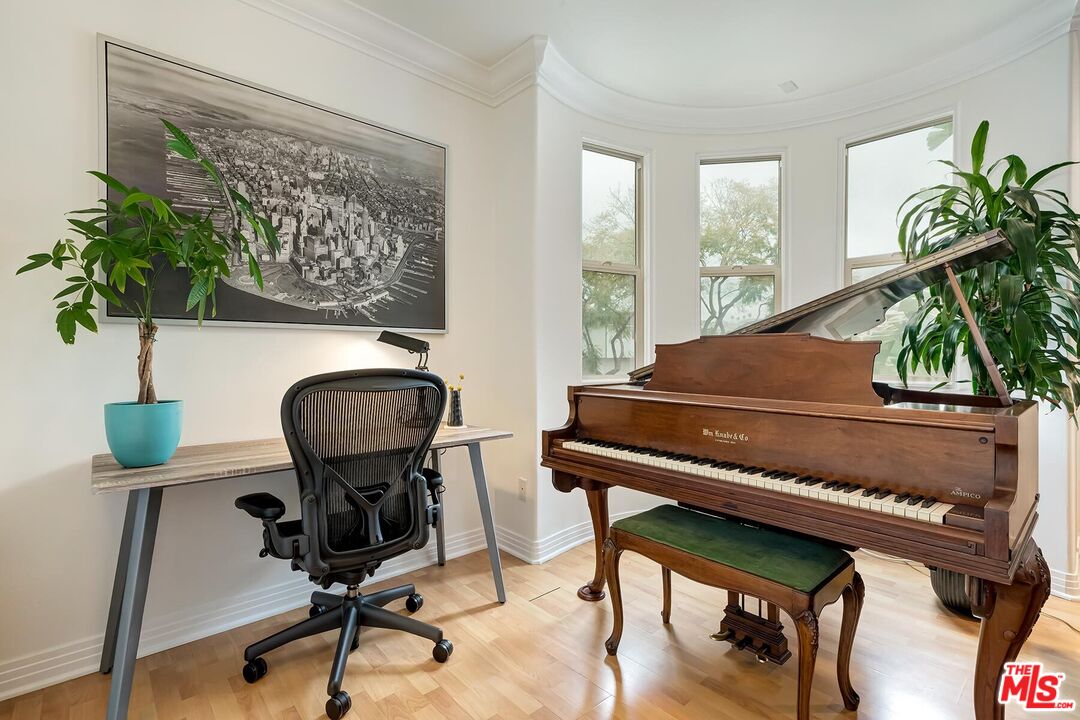 11612 Idaho Ave Unit: 201