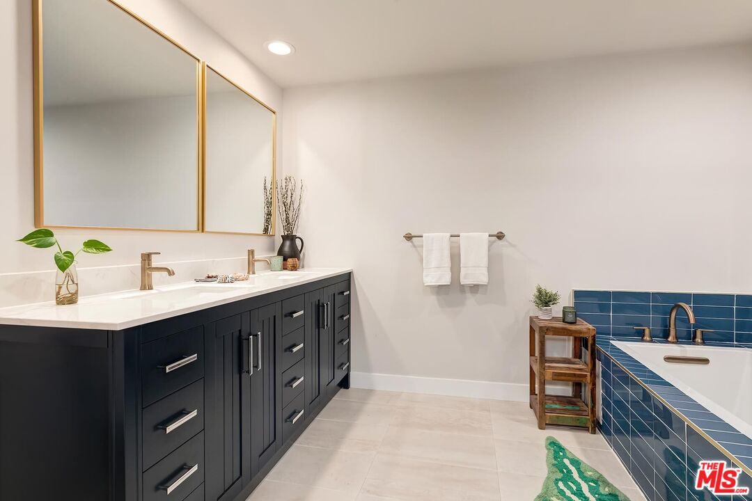 11612 Idaho Ave Unit: 201