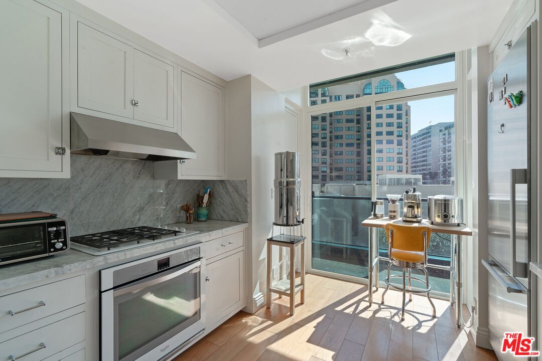 10490 Wilshire Blvd Unit: 402