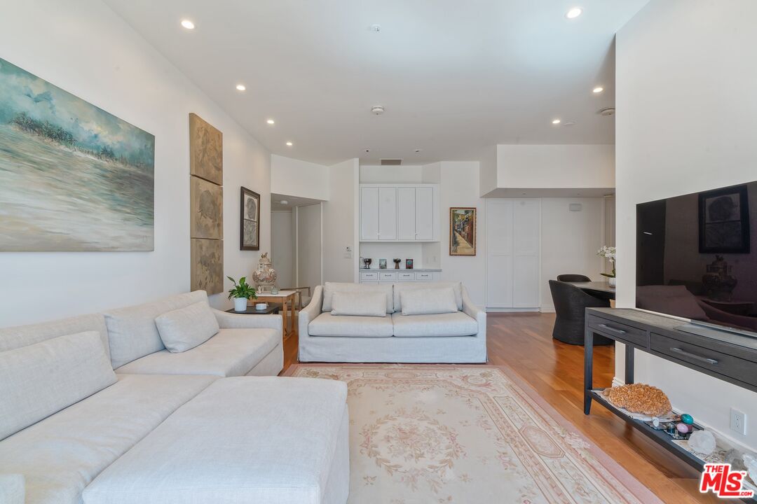 10490 Wilshire Blvd Unit: 402