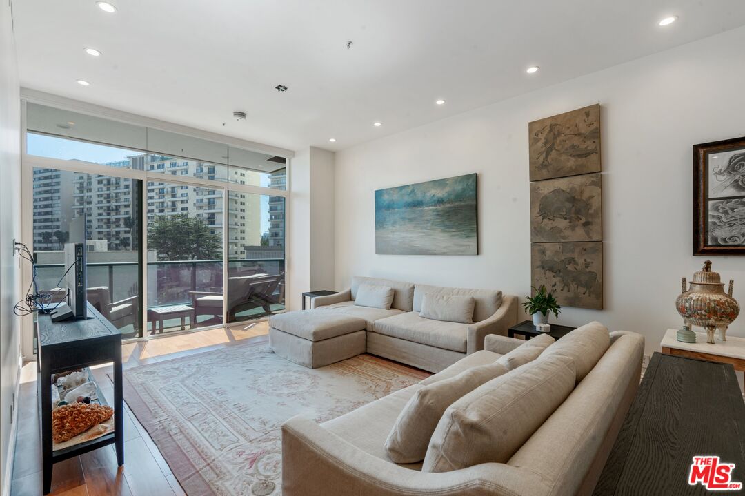 10490 Wilshire Blvd Unit: 402