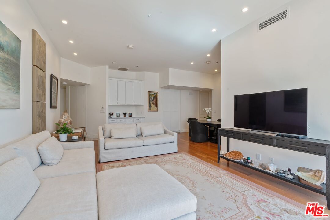 10490 Wilshire Blvd Unit: 402