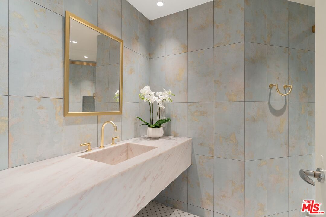 10490 Wilshire Blvd Unit: 402