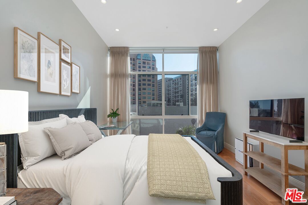 10490 Wilshire Blvd Unit: 402