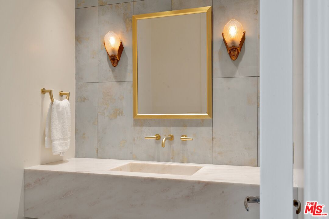 10490 Wilshire Blvd Unit: 402