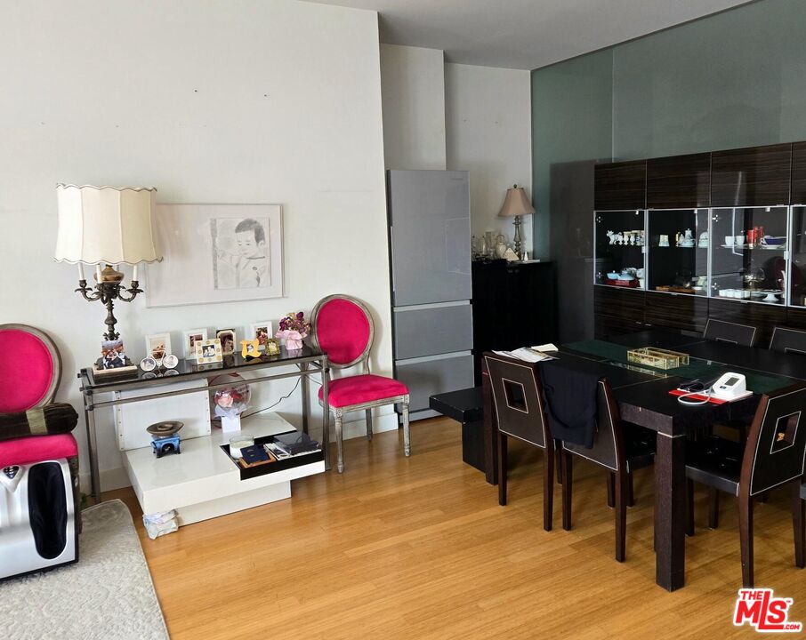 3810 Wilshire Blvd Unit: 712