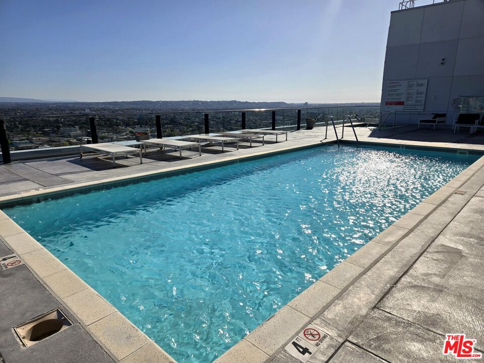 3810 Wilshire Blvd Unit: 712