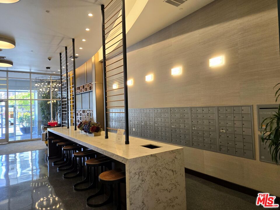 3810 Wilshire Blvd Unit: 712