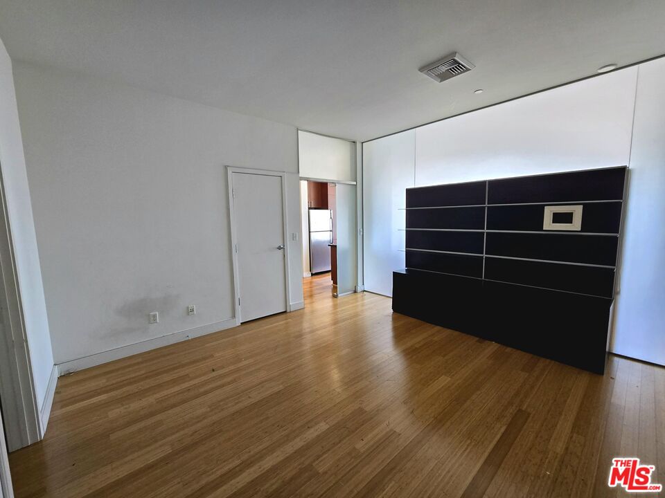 3810 Wilshire Blvd Unit: 712