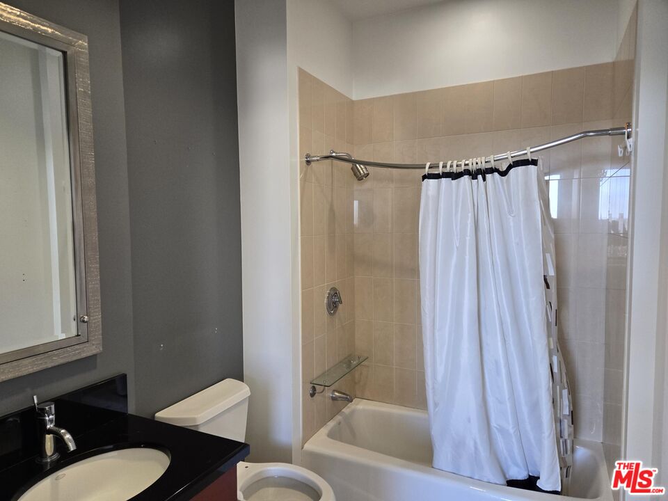 3810 Wilshire Blvd Unit: 712