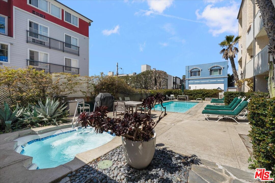 22 Navy St Unit: 303