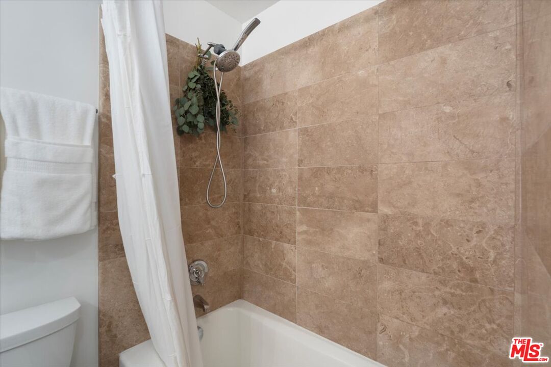 22 Navy St Unit: 303