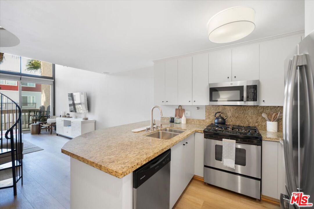 22 Navy St Unit: 303