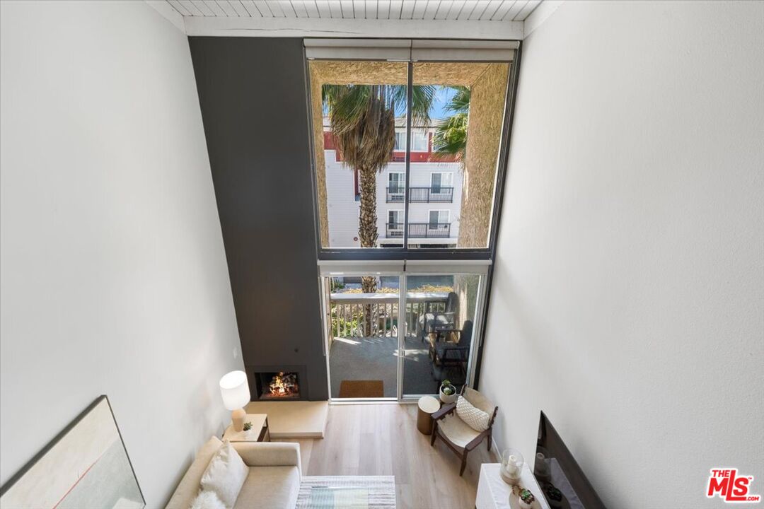 22 Navy St Unit: 303