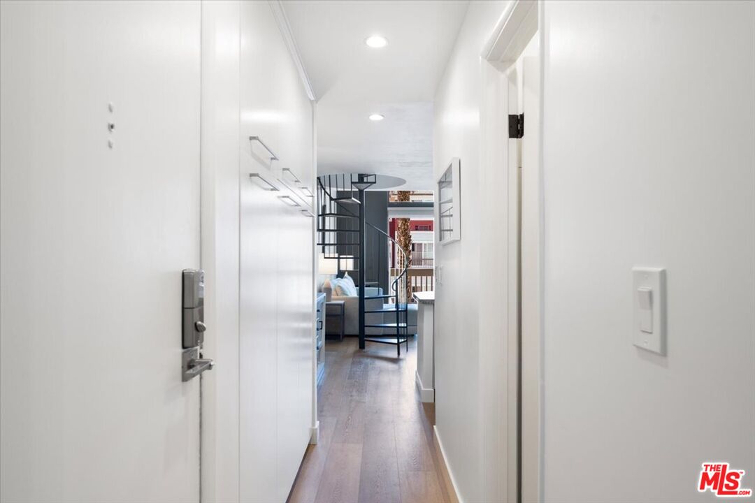 22 Navy St Unit: 303