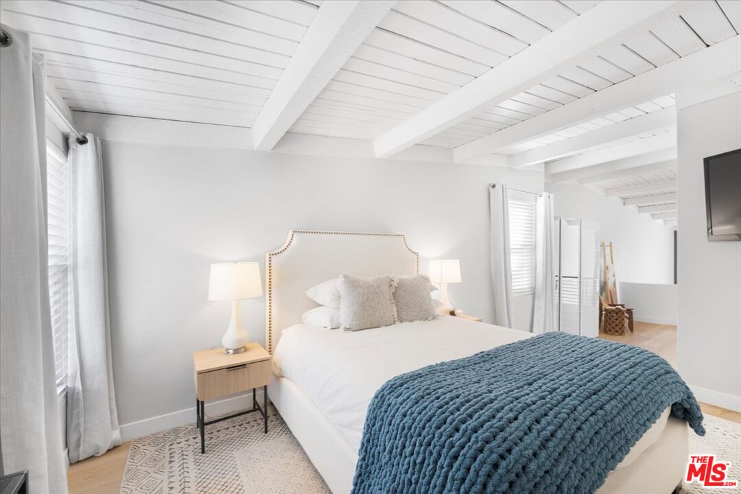 22 Navy St Unit: 303