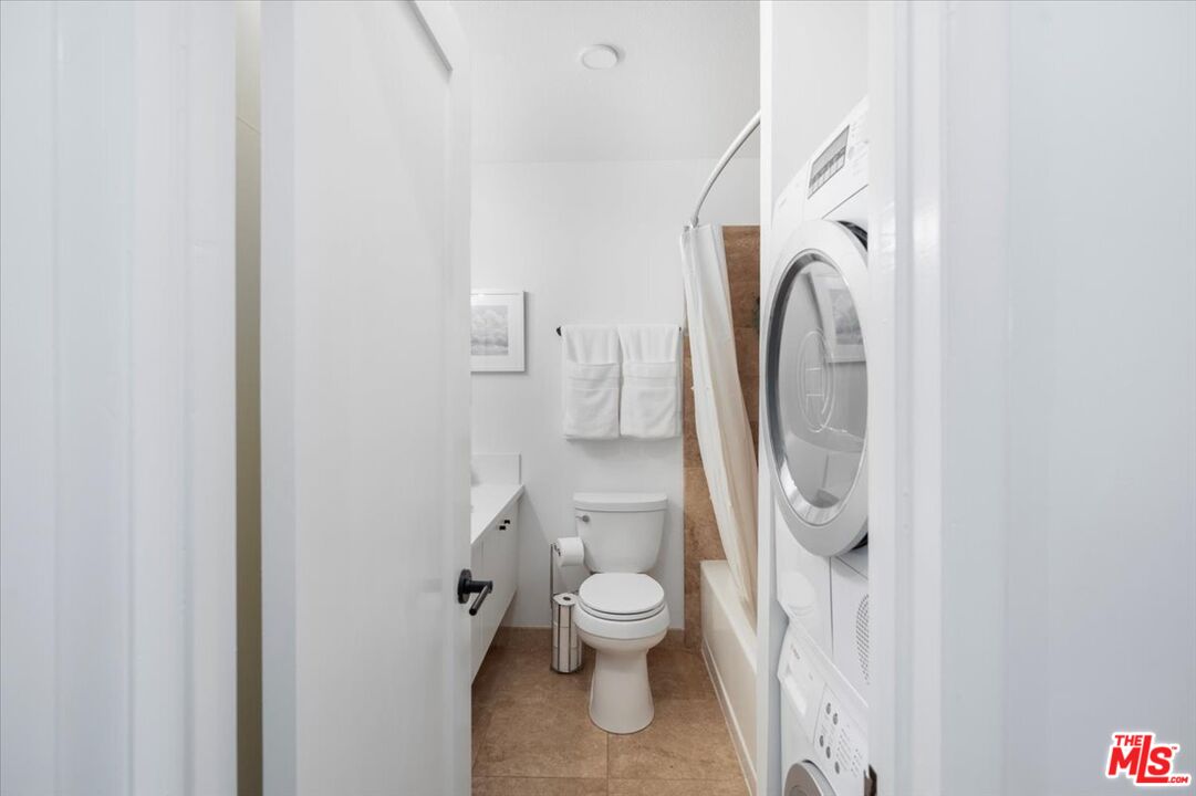 22 Navy St Unit: 303