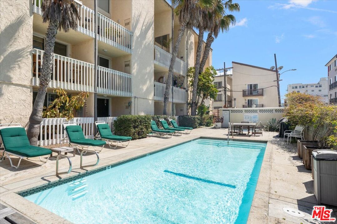 22 Navy St Unit: 303