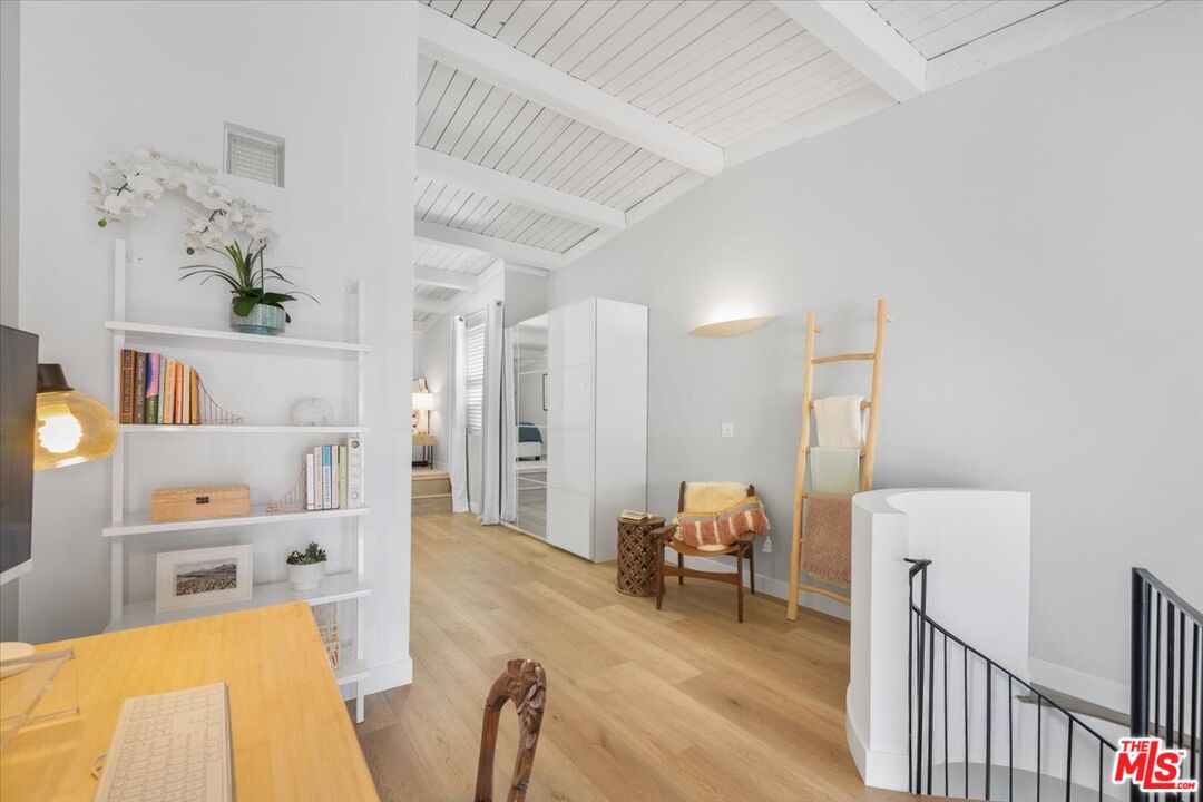 22 Navy St Unit: 303