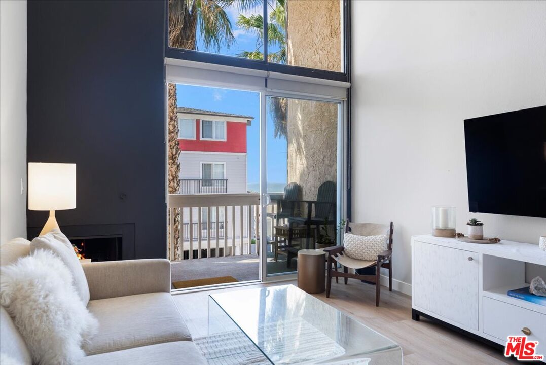 22 Navy St Unit: 303