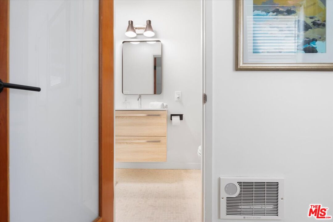 22 Navy St Unit: 303