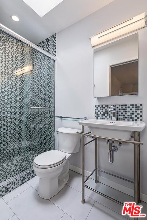 1035 N Sierra Bonita Ave Unit: 9