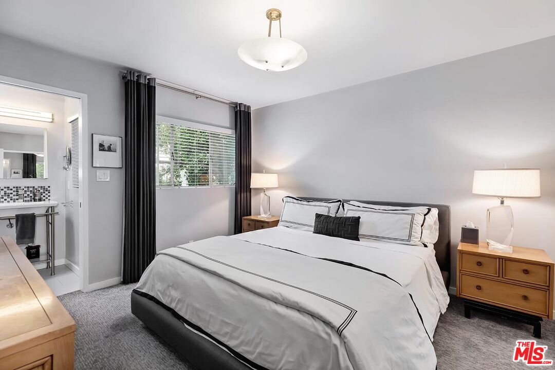 1035 N Sierra Bonita Ave Unit: 9