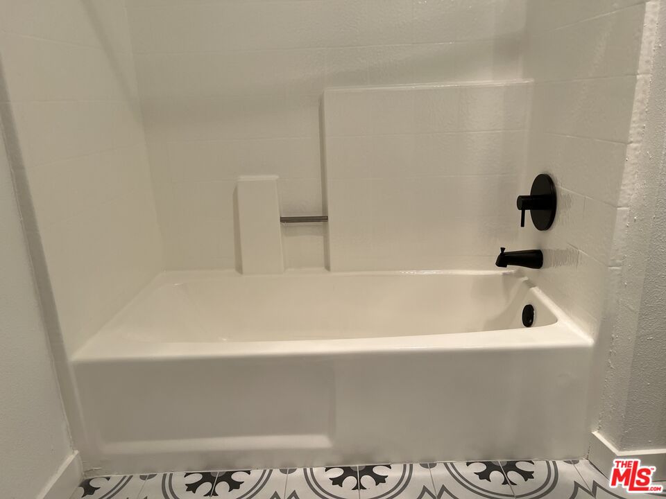 13925 Sherman Way Unit: 15