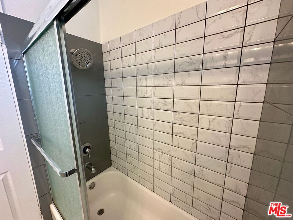 814 S HOLT AVE Unit: 4