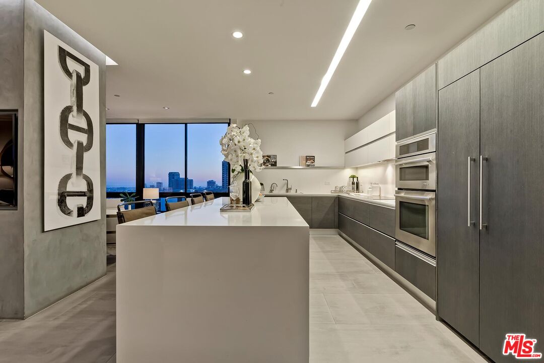 10350 WILSHIRE BLVD Unit: 1704