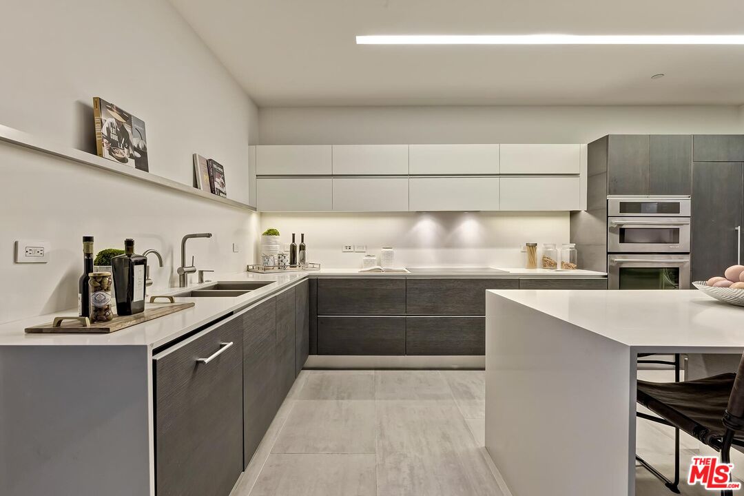 10350 WILSHIRE BLVD Unit: 1704