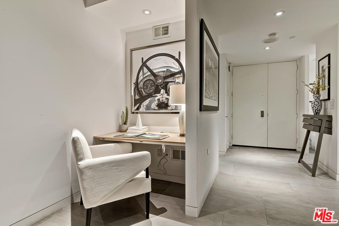 10350 WILSHIRE BLVD Unit: 1704