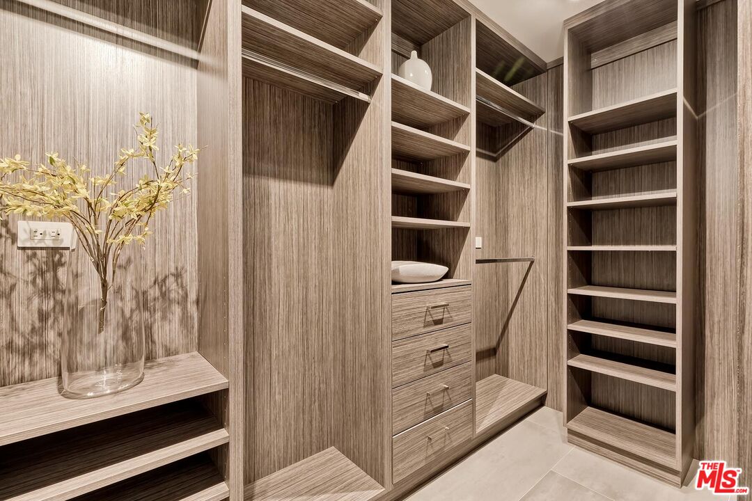 10350 WILSHIRE BLVD Unit: 1704