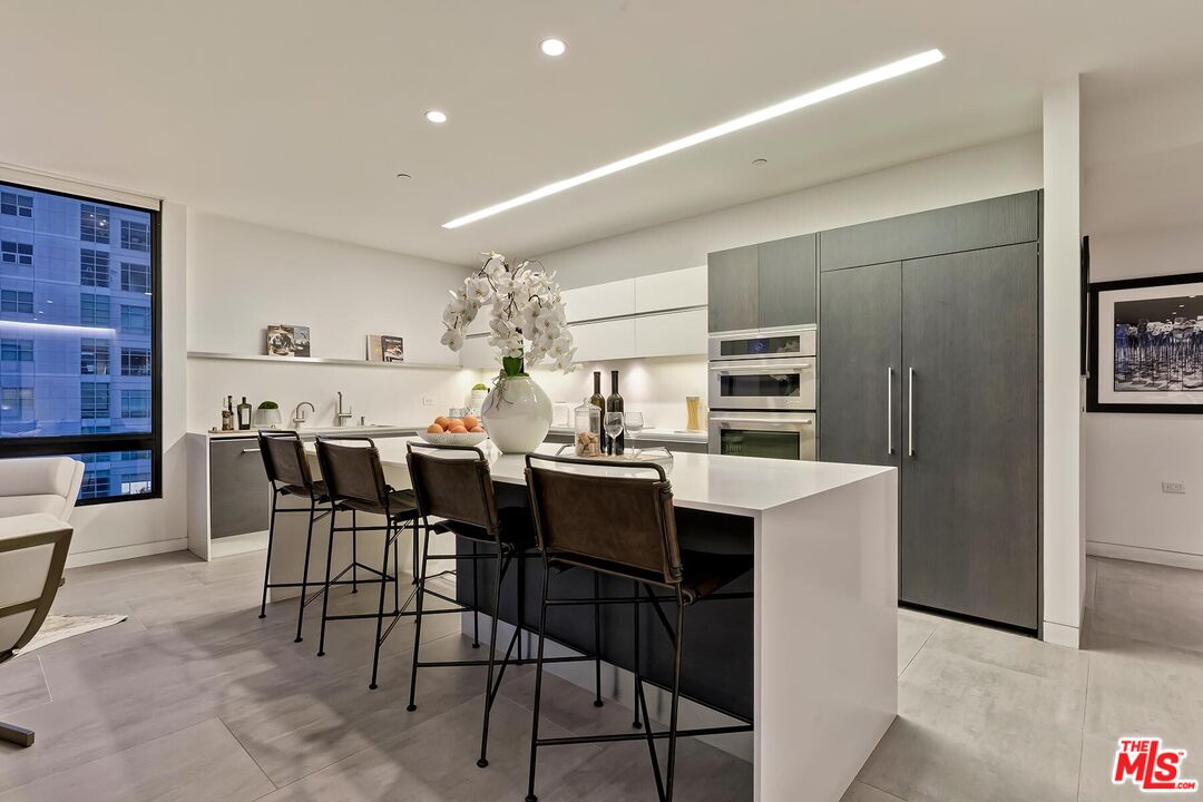 10350 WILSHIRE BLVD Unit: 1704