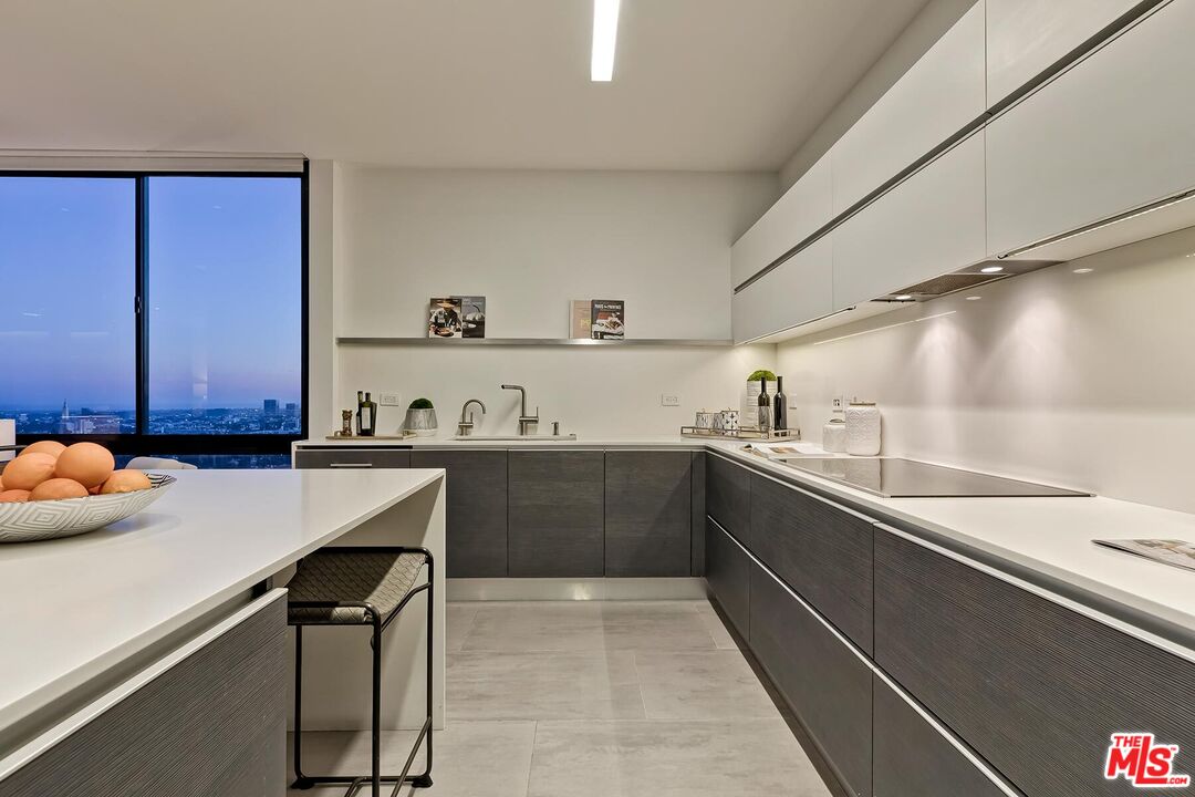 10350 WILSHIRE BLVD Unit: 1704