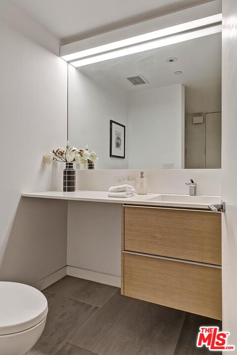 10350 WILSHIRE BLVD Unit: 1704