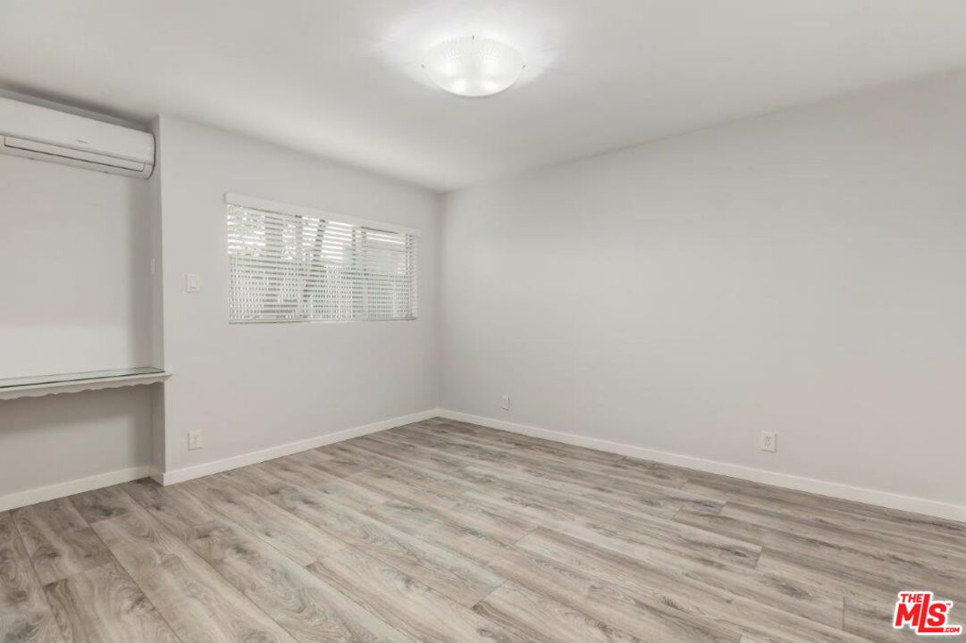 1035 N Sierra Bonita Ave Unit: 3