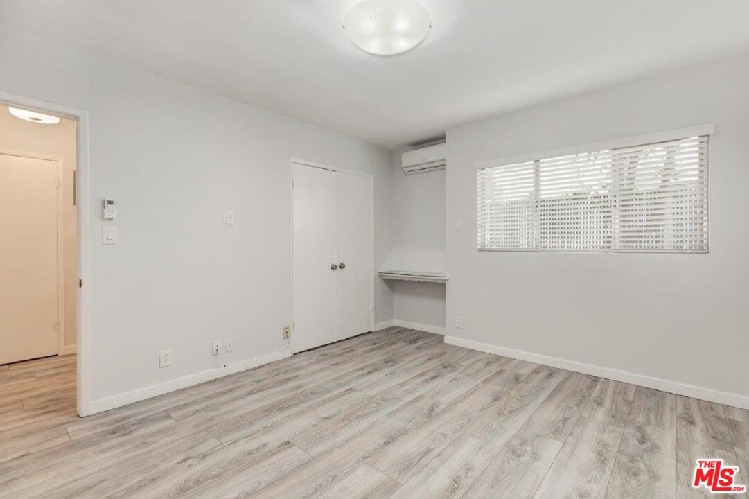 1035 N Sierra Bonita Ave Unit: 3