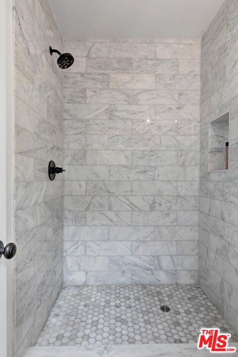 1045 N Kings Rd Unit: 308