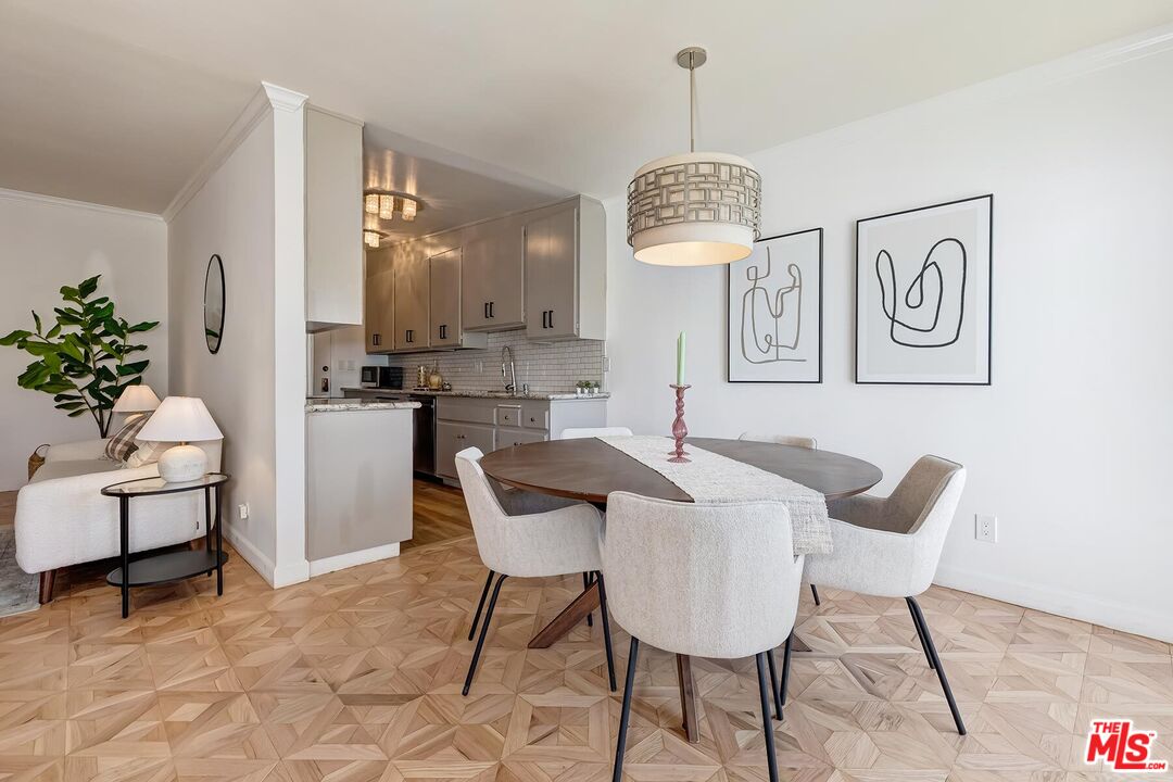 1045 N Kings Rd Unit: 308