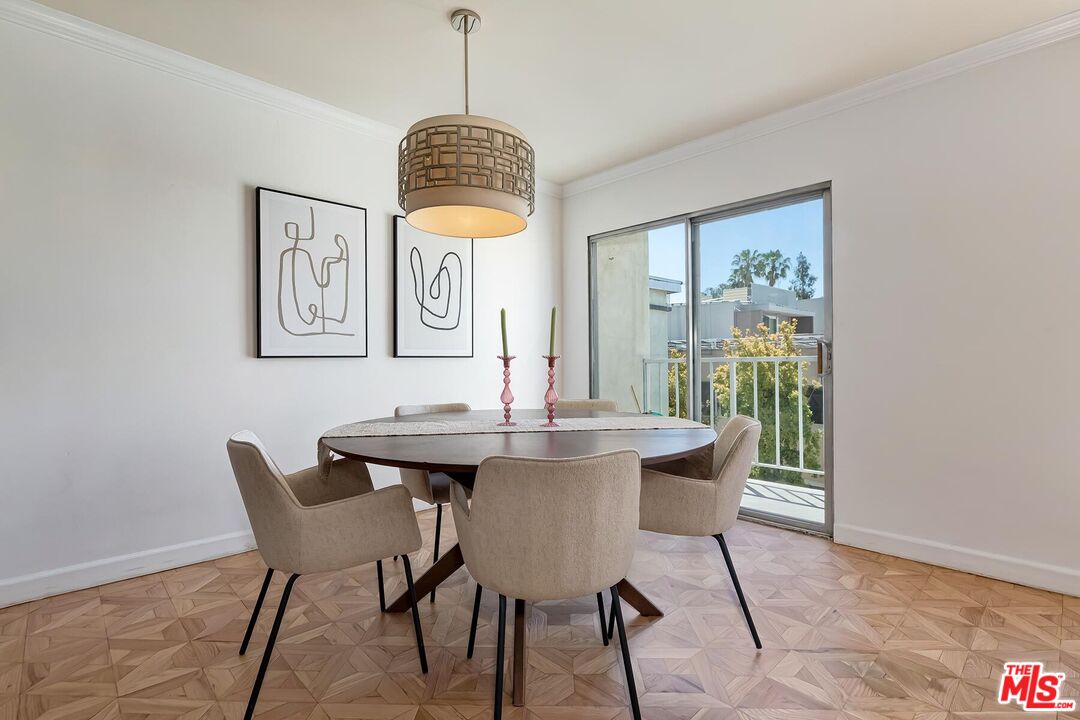 1045 N Kings Rd Unit: 308