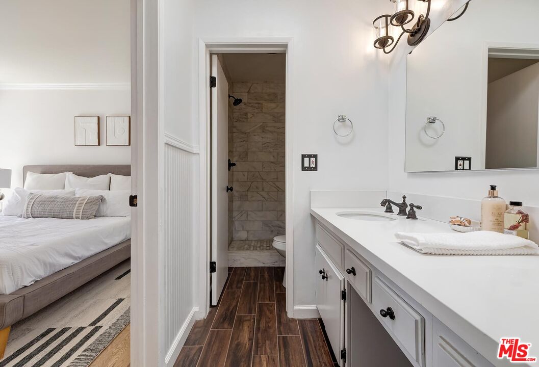 1045 N Kings Rd Unit: 308