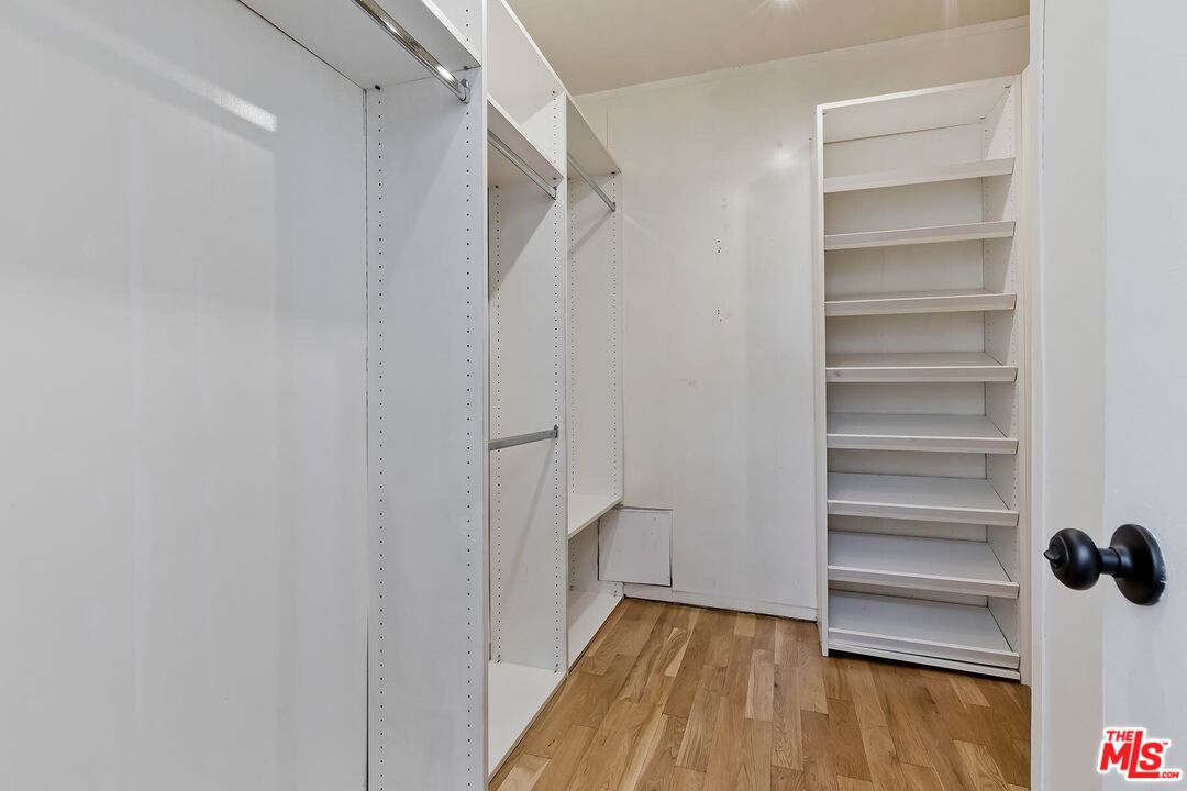 1045 N Kings Rd Unit: 308