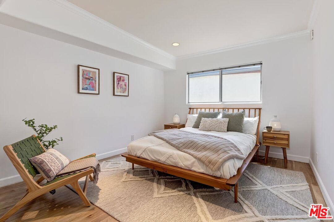1045 N Kings Rd Unit: 308