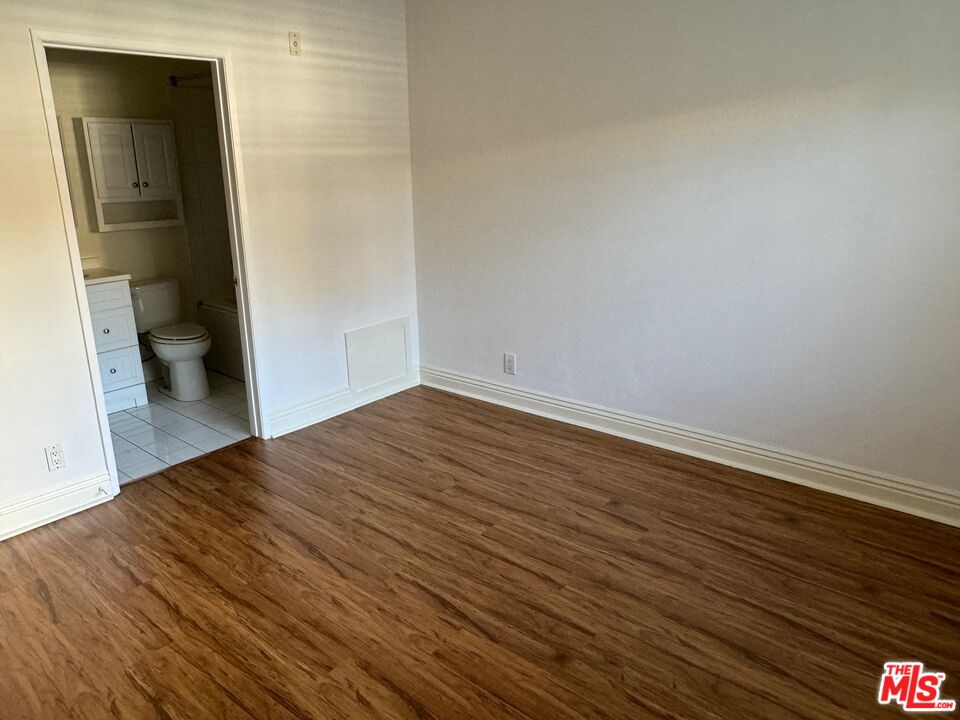 1064 S Shenandoah St Unit: 103